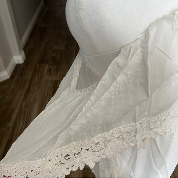 Lucy Paris NWT white appliqué dress SIZE LARGE - Picture 4 of 10